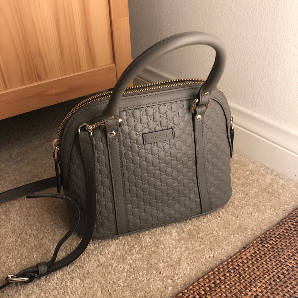 Gucci signature leather shell bag